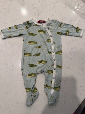 Milkbarn Frog-Print Footed Sleeper